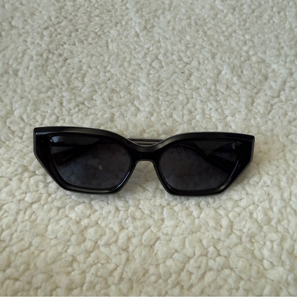 GIGI STUDIOS – Regina
REGINA - 6667/1 sunglasses - Picture 3 of 6